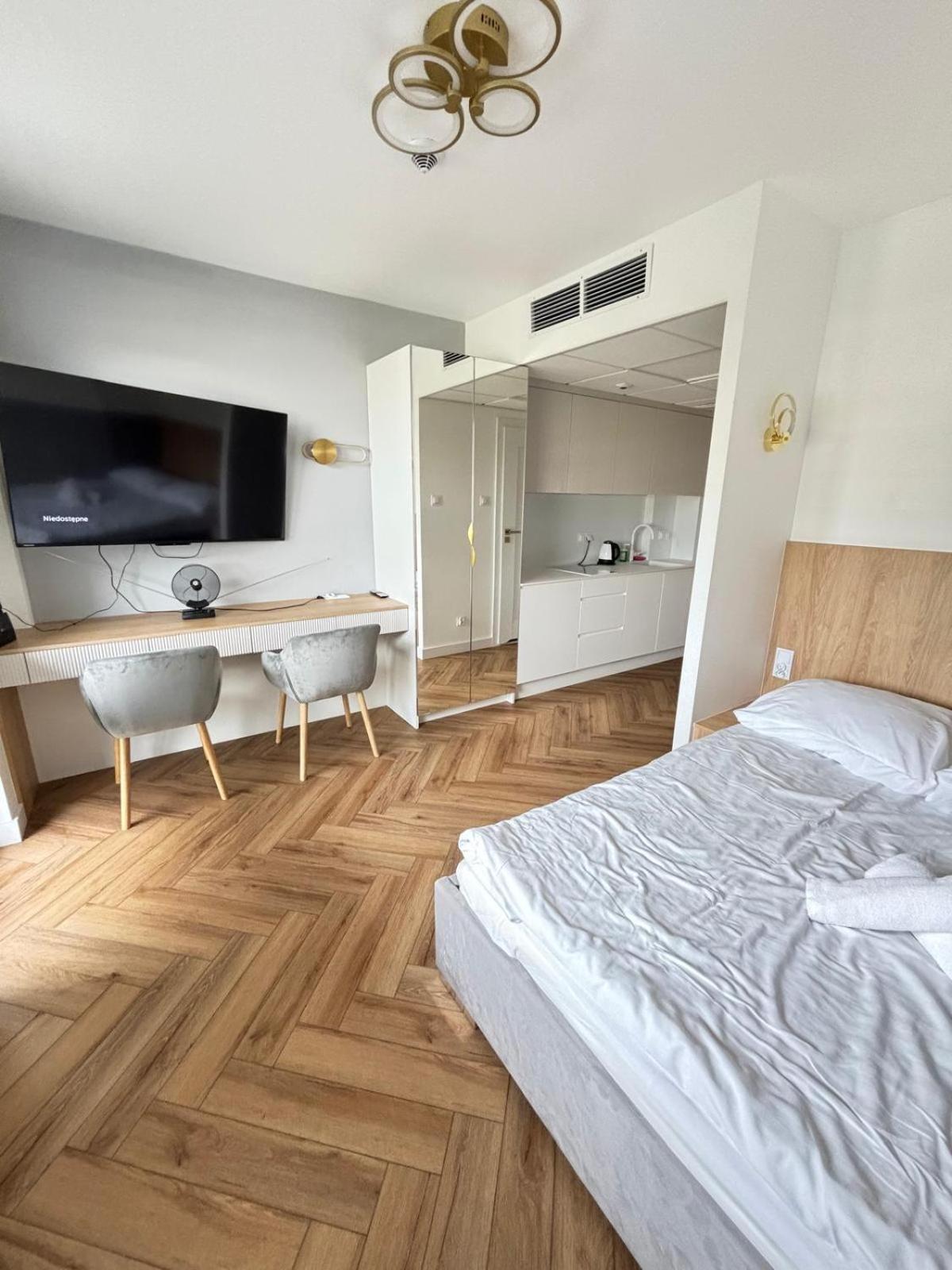 Apartamenty 24H Pileckiego Warsawa Bagian luar foto
